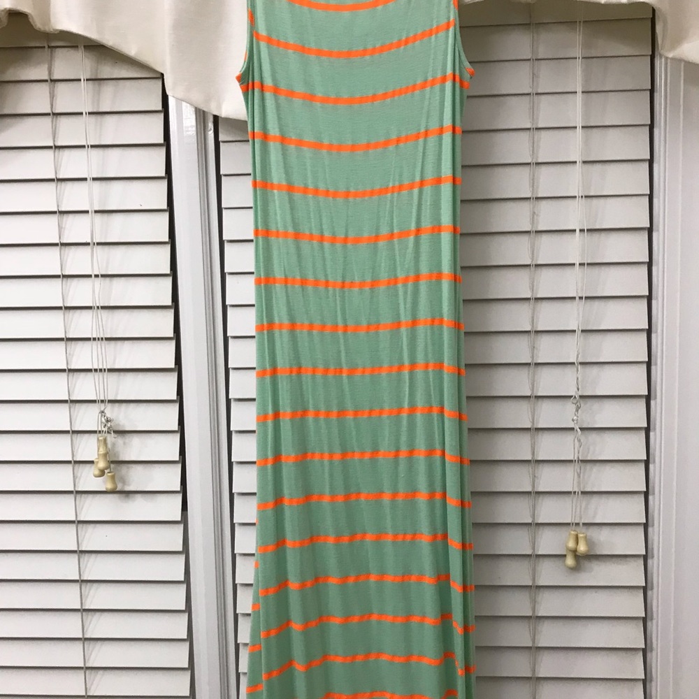 Dress - Picture 5 of 8